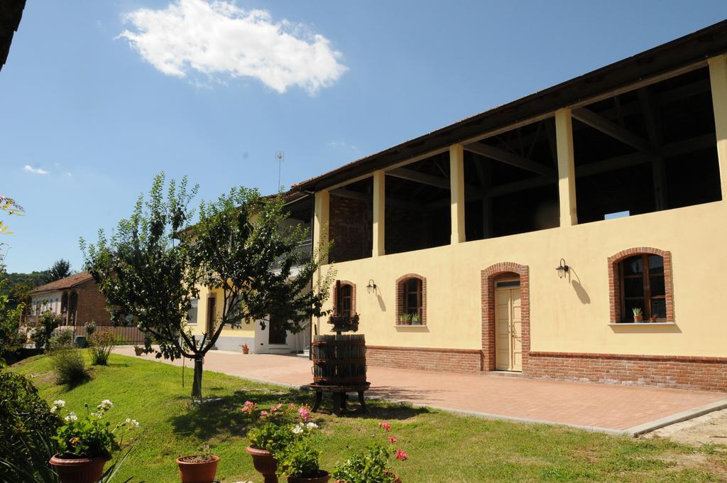 B&B La Coccarda Castell'Alfero Ngoại thất bức ảnh